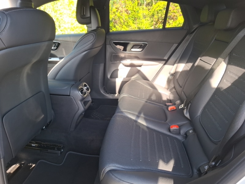 Used Mercedes-Benz GLC 2023 for sale - 76301800: Photo 6