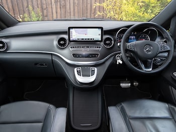 Used Mercedes-Benz V-Class 2024 for sale - 76195821: Photo 2