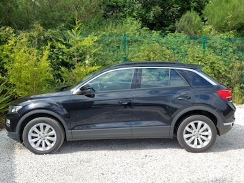 Used Volkswagen T-Roc 2018 for sale - 75338805: Photo