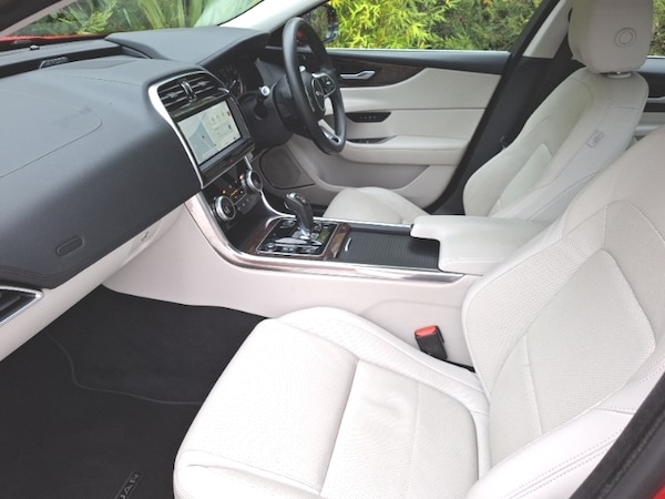 Used Jaguar XE 2021 for sale - 76301786: Photo 5