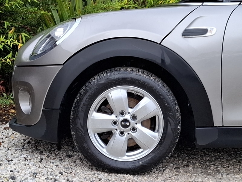 Used MINI Hatch 2019 for sale - 76335543: Photo 12