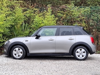 Used MINI Hatch 2019 for sale - 76335543: Photo