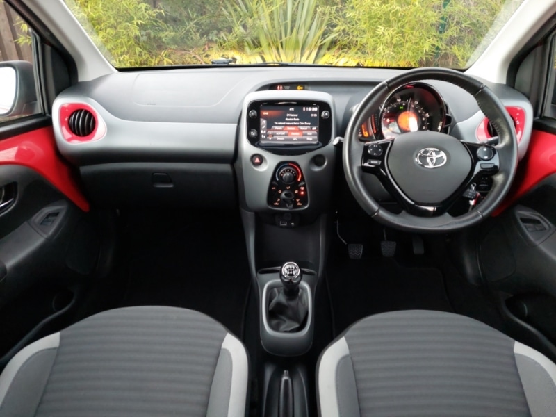 Used Toyota AYGO 2019 for sale - 77183824: Photo 2