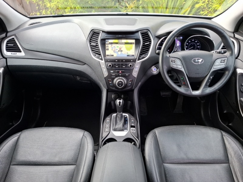 Used Hyundai Santa Fe 2017 for sale - 77908322: Photo 2