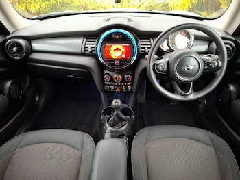 Used MINI Hatch 2019 for sale - 76834465: Photo