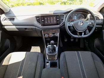 Used Volkswagen T-Roc 2019 for sale - 79006595: Photo