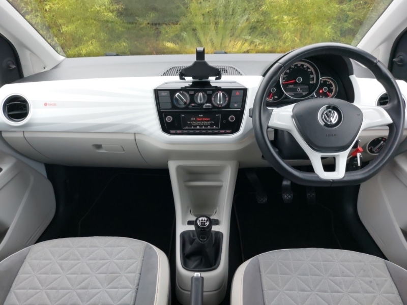 Used Volkswagen up! 2019 for sale - 77536710: Photo 2