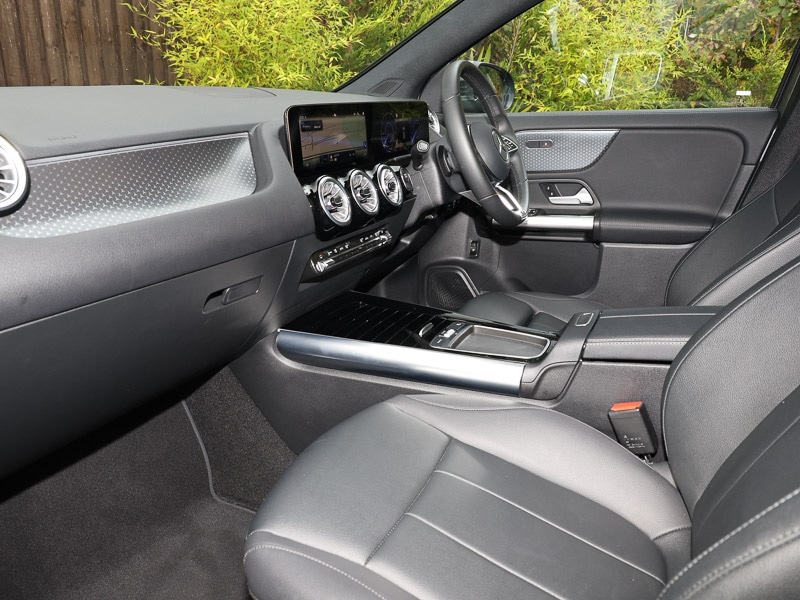 Used Mercedes-Benz EQA 2024 for sale - 76199556: Photo 2