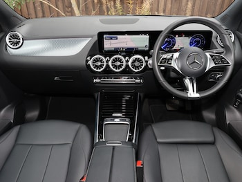 Used Mercedes-Benz EQA 2024 for sale - 76199556: Photo 4