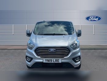 Used Ford Tourneo Custom 2019 for sale - 78918131: Photo