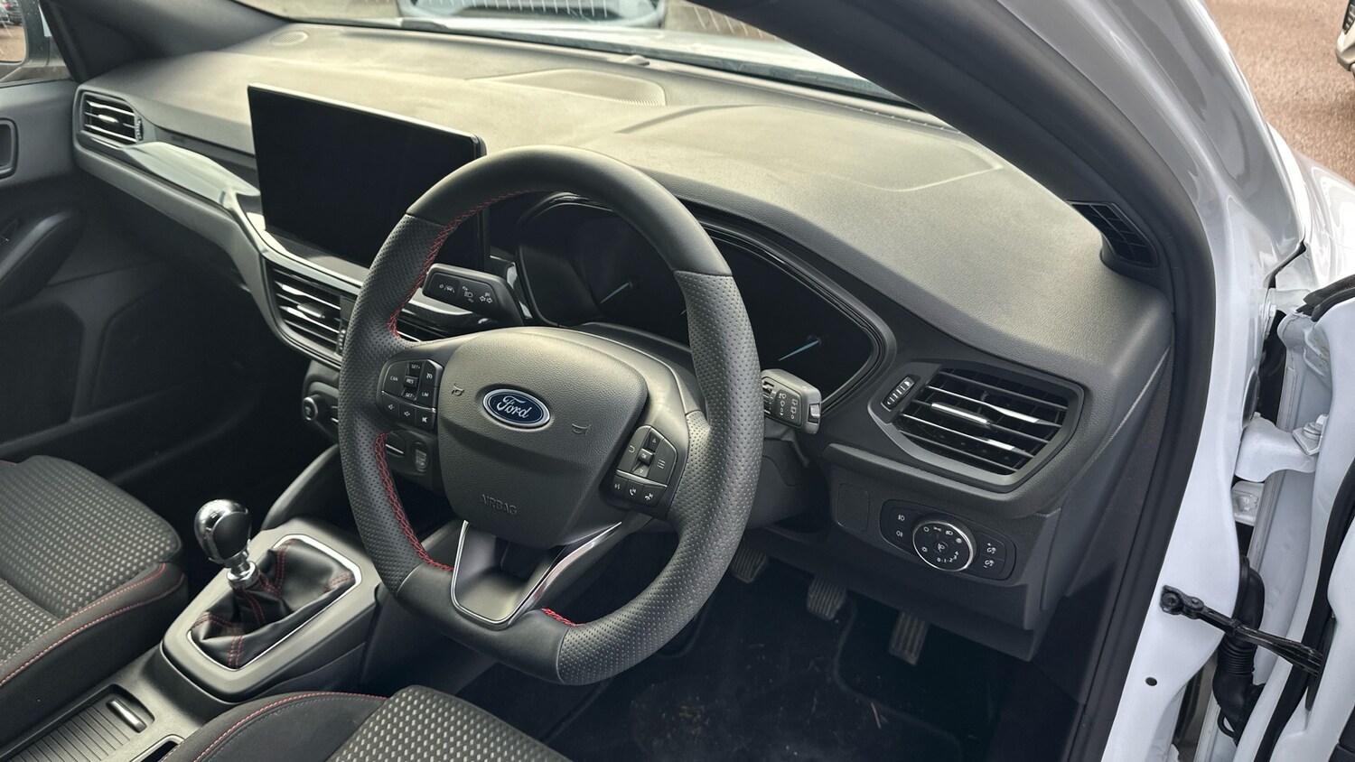 Used Ford Focus 2022 for sale - 76844758: Photo 11