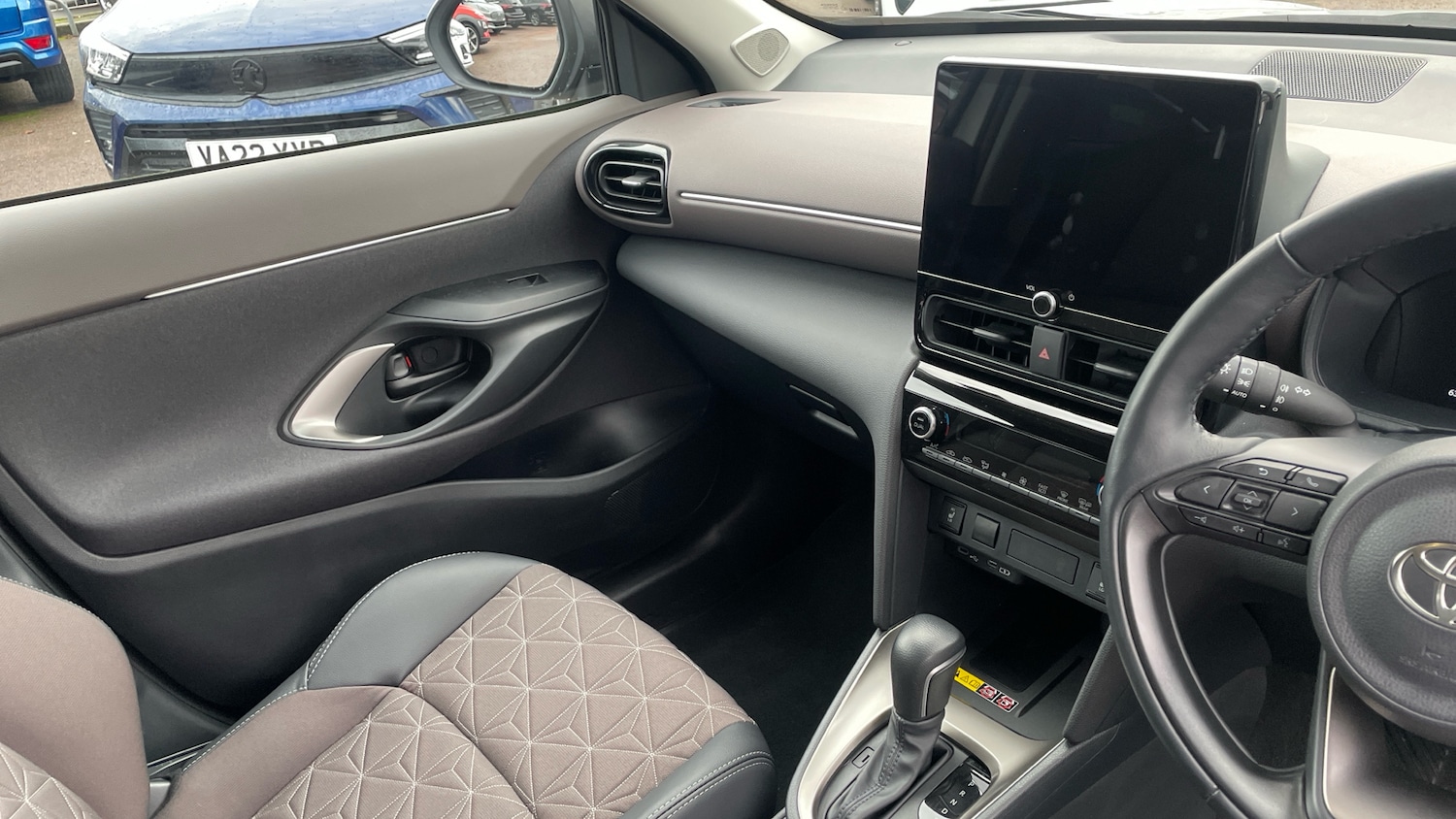 Used Toyota Yaris Cross 2024 for sale - 76844760: Photo 14