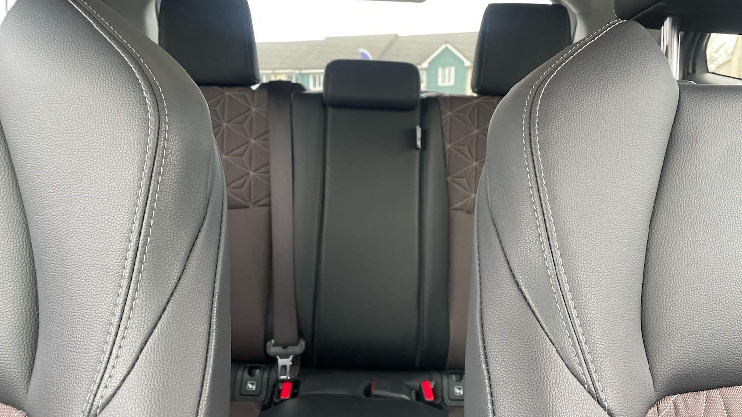 Used Toyota Yaris Cross 2024 for sale - 76844760: Photo 15