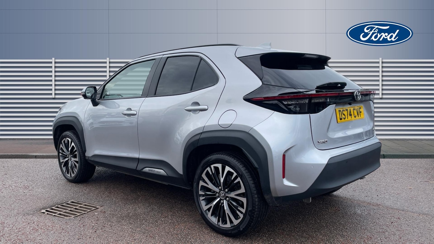 Used Toyota Yaris Cross 2024 for sale - 76844760: Photo 2