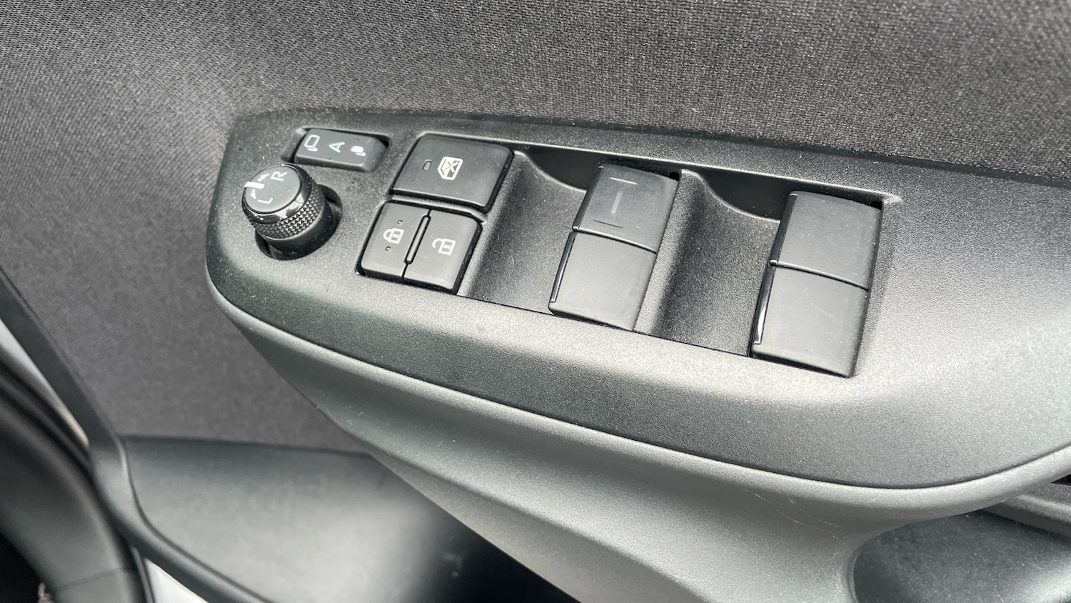 Used Toyota Yaris Cross 2024 for sale - 76844760: Photo 23