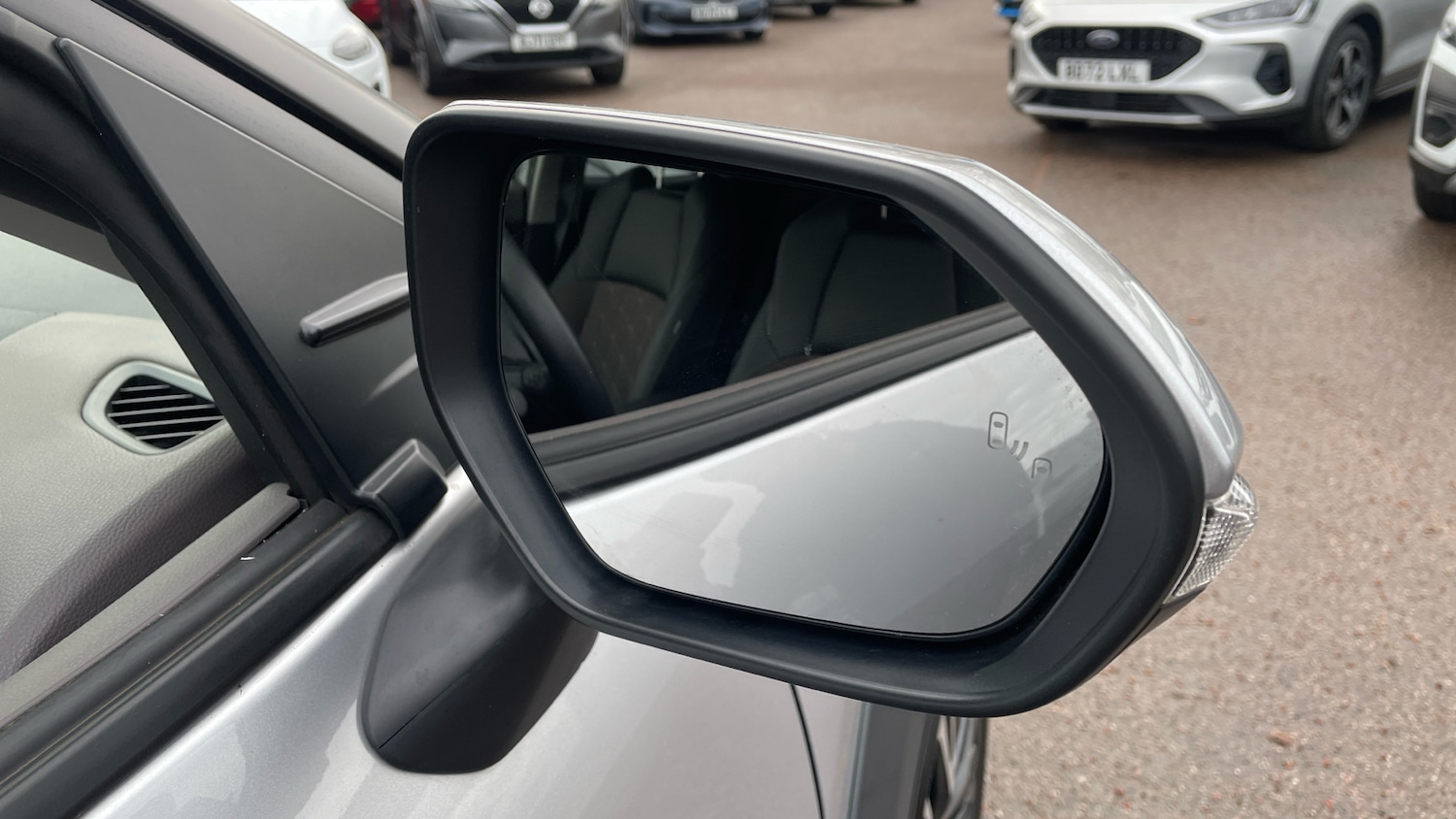 Used Toyota Yaris Cross 2024 for sale - 76844760: Photo 31