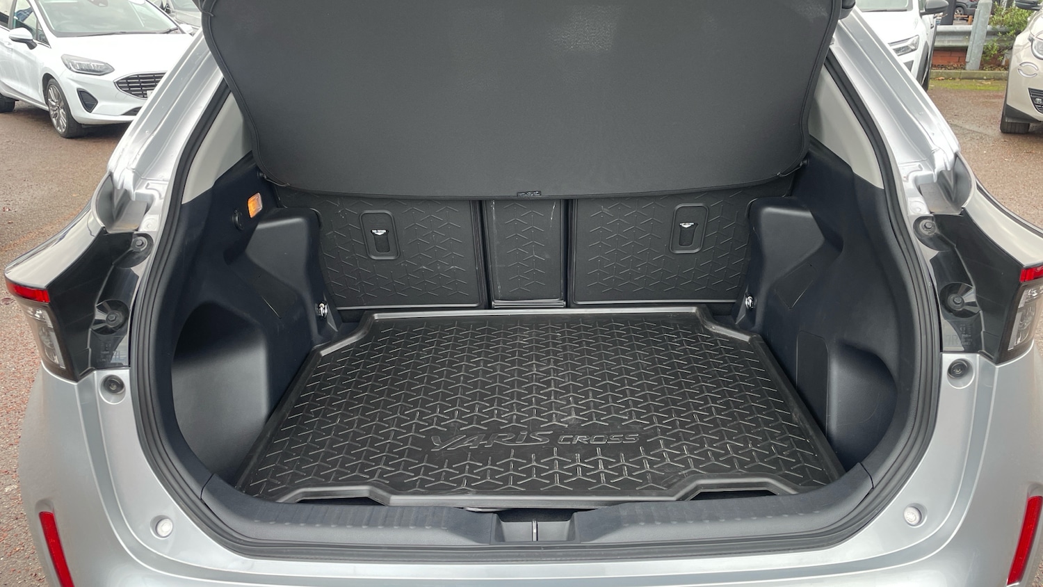 Used Toyota Yaris Cross 2024 for sale - 76844760: Photo 4