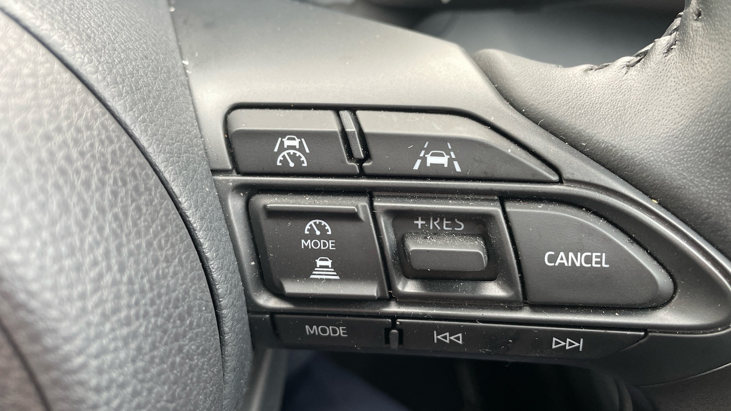 Used Toyota Yaris Cross 2024 for sale - 76844760: Photo 40