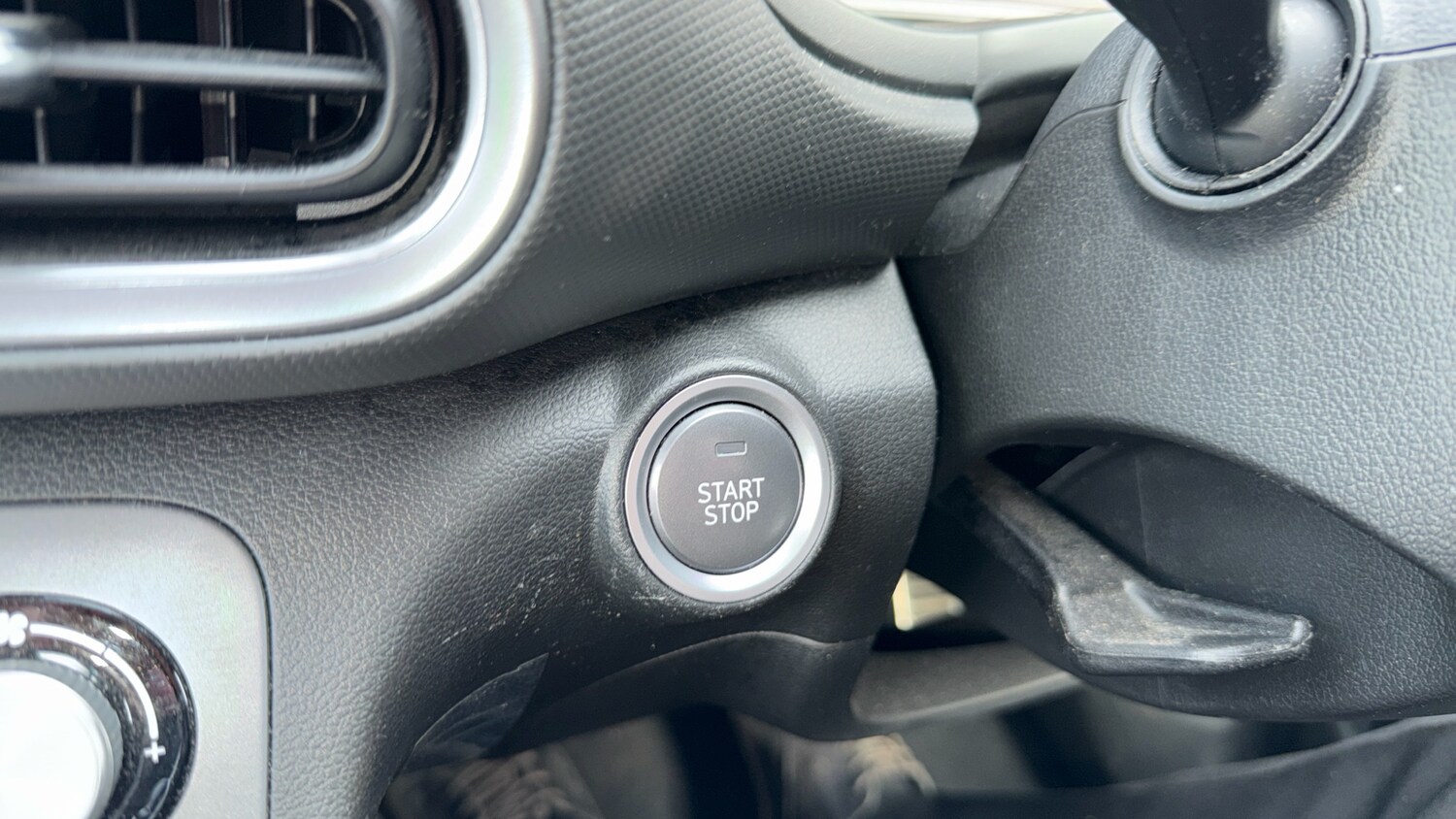 Used Hyundai KONA 2023 for sale - 78199438: Photo 32