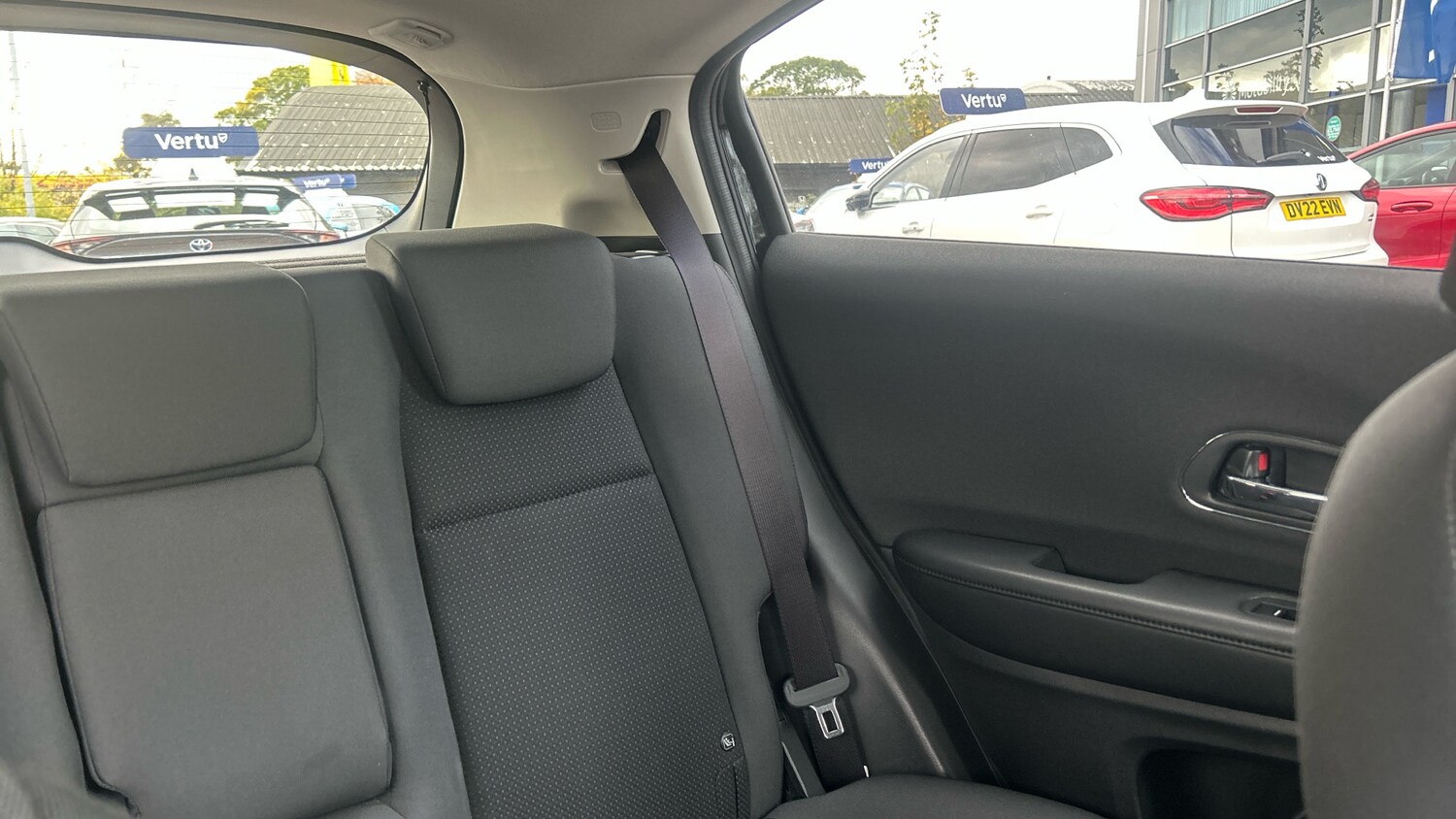 Used Honda HR-V 2020 for sale - 76352043: Photo 34