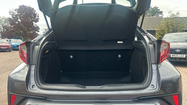 Used Toyota C-HR 2022 for sale - 76143096: Photo 4