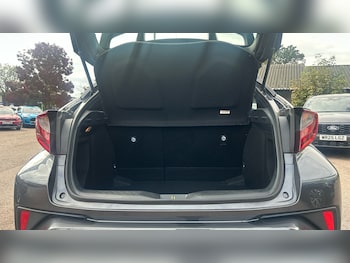 Used Toyota C-HR 2022 for sale - 76143096: Photo 4