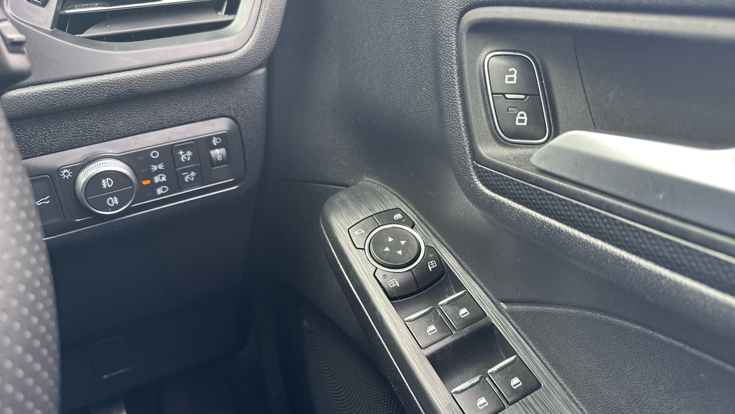 Used Ford Kuga 2022 for sale - 75994292: Photo 33