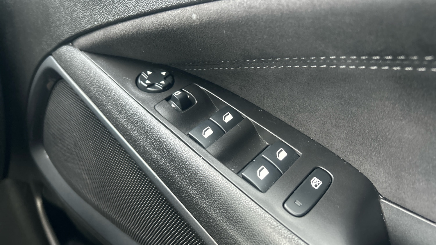 Used Vauxhall Crossland 2022 for sale - 77159107: Photo 36