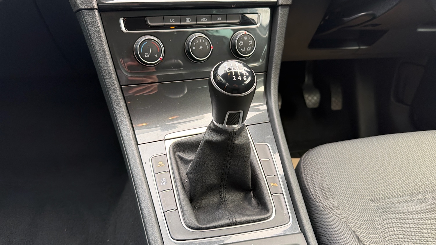 Used Volkswagen Golf 2019 for sale - 76853407: Photo 13