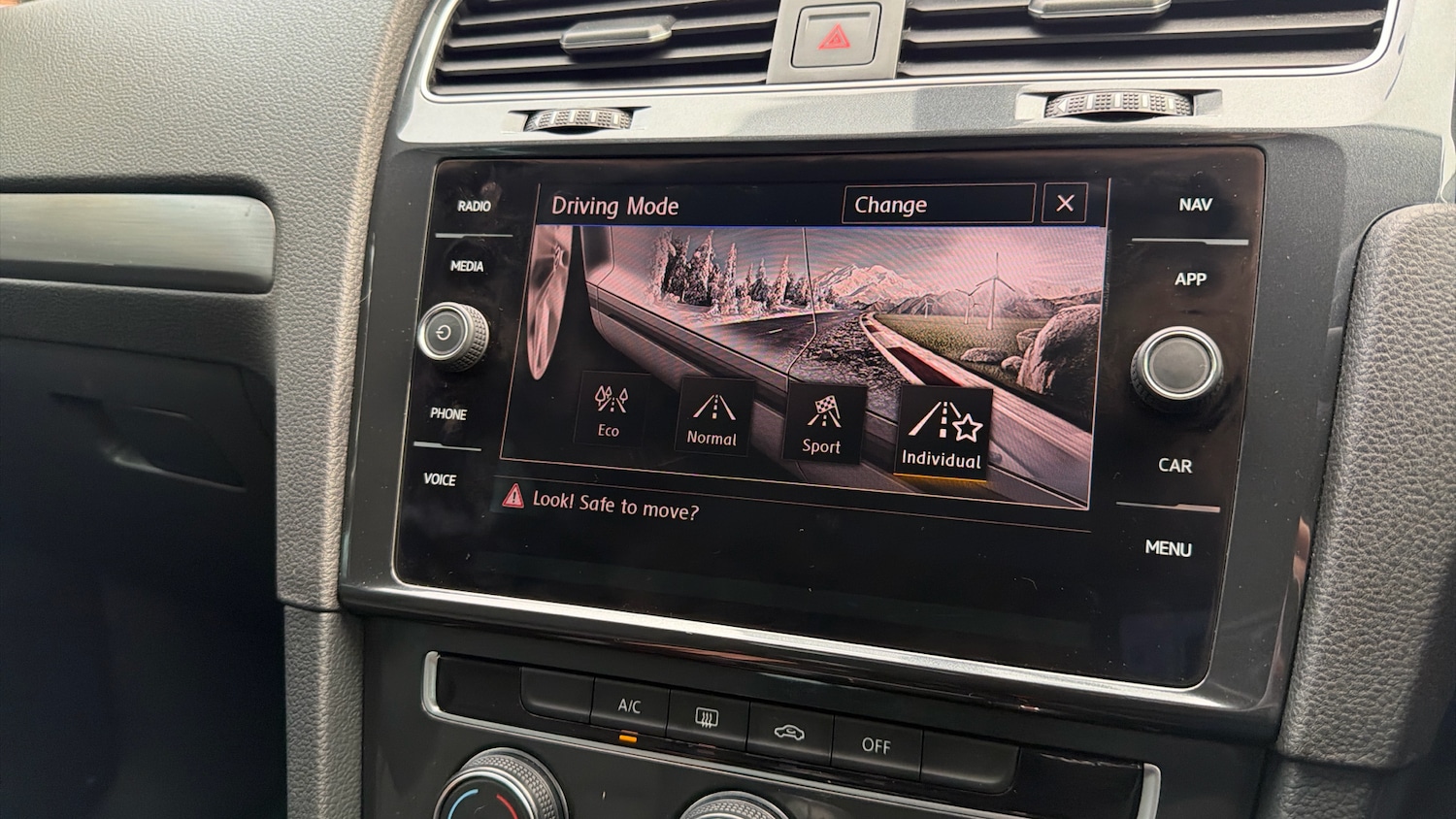 Used Volkswagen Golf 2019 for sale - 76853407: Photo 35