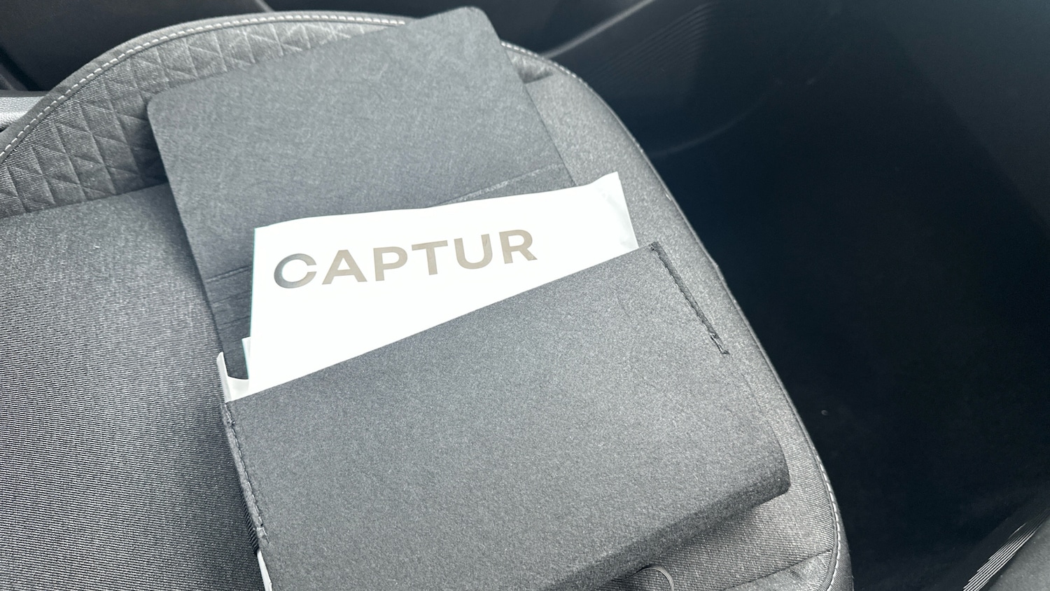 Used Renault Captur 2024 for sale - 76553703: Photo 19