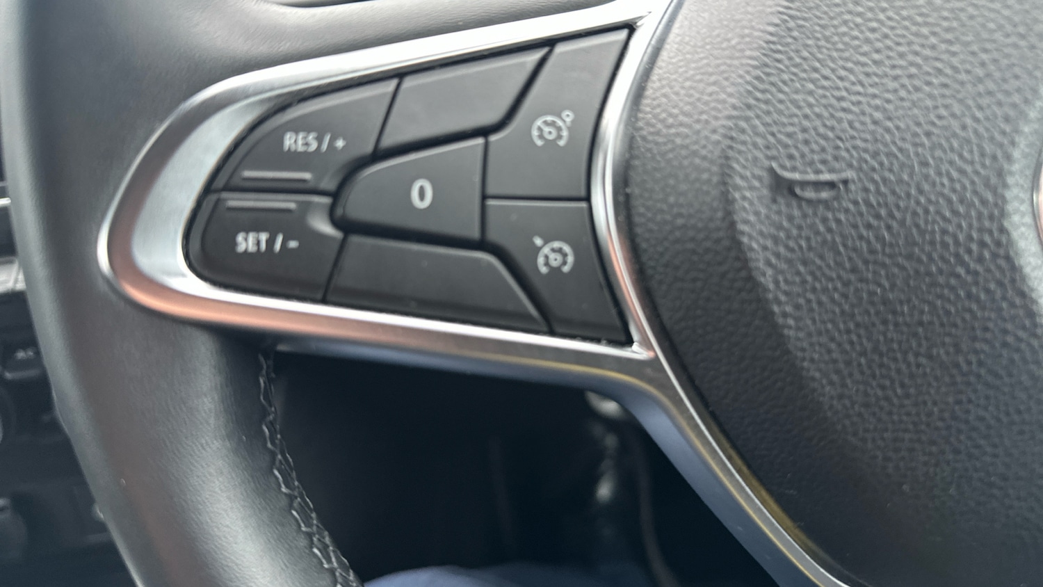 Used Renault Captur 2024 for sale - 76553703: Photo 30