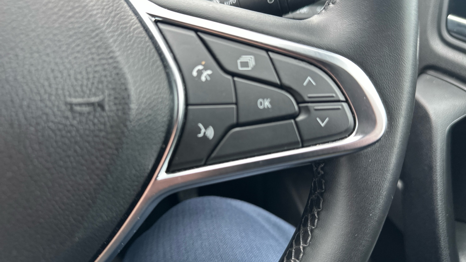 Used Renault Captur 2024 for sale - 76553703: Photo 31