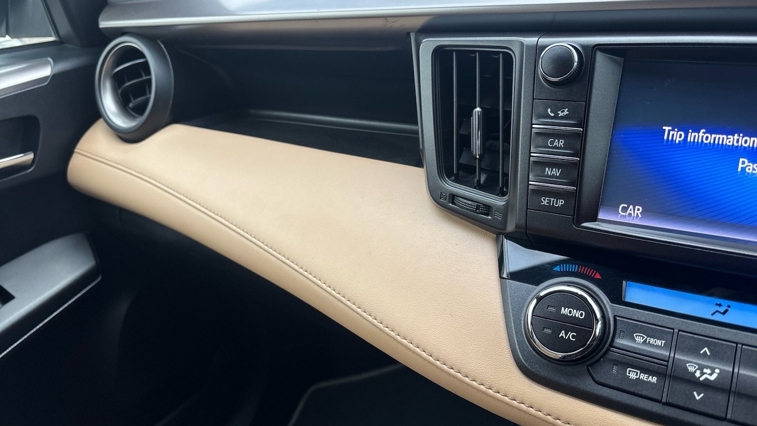 Used Toyota RAV4 2017 for sale - 77149211: Photo 37