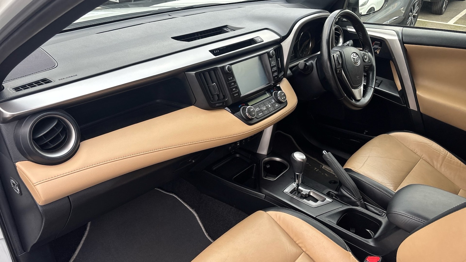 Used Toyota RAV4 2017 for sale - 77149211: Photo 9