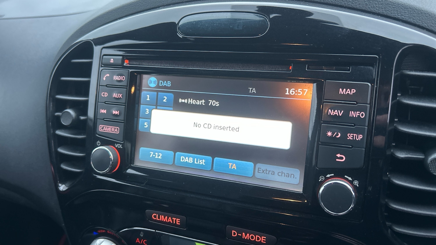 Used Nissan Juke 2016 for sale - 77605159: Photo 38