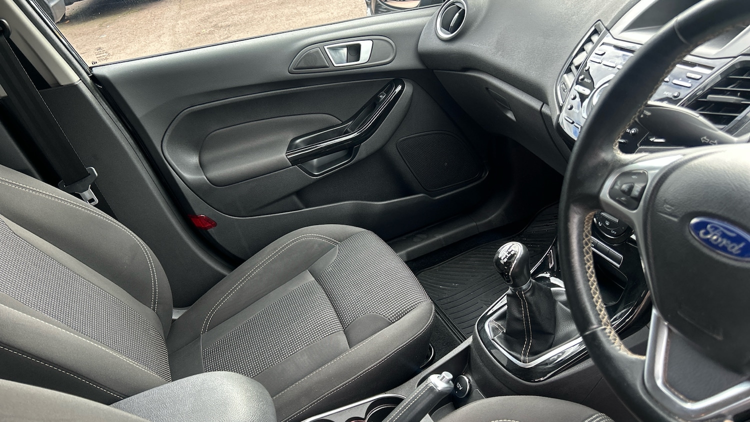 Used Ford Fiesta 2016 for sale - 76352041: Photo 14