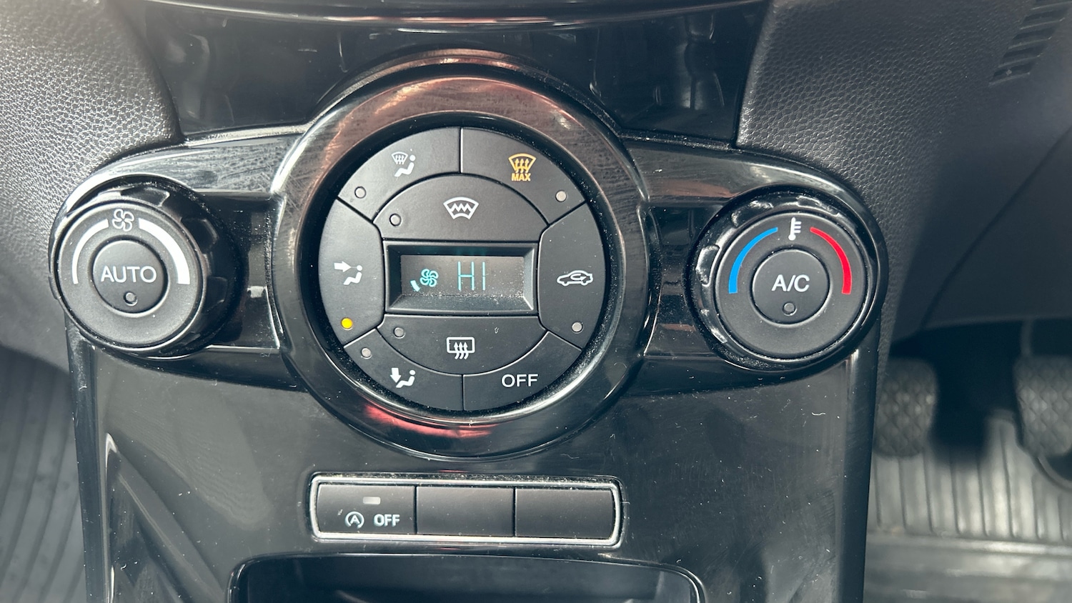 Used Ford Fiesta 2016 for sale - 76352041: Photo 24