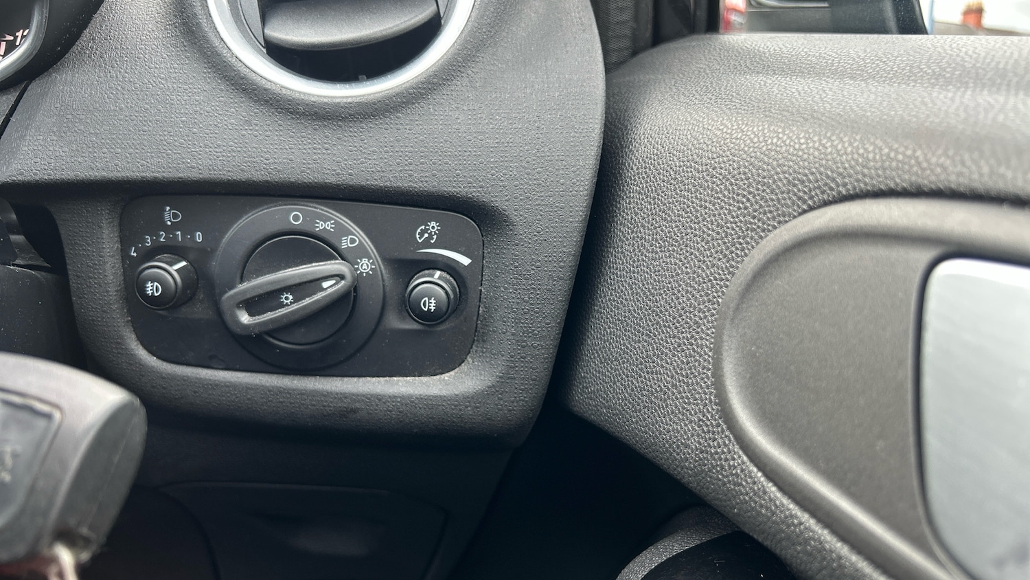 Used Ford Fiesta 2016 for sale - 76352041: Photo 32