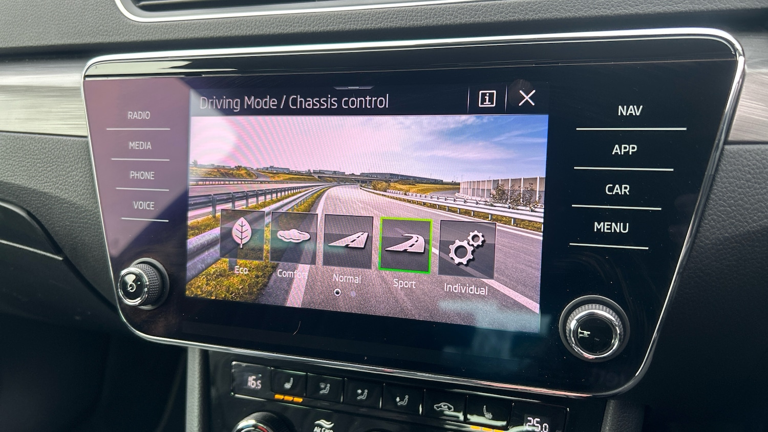 Used Skoda Superb 2020 for sale - 77589724: Photo 30