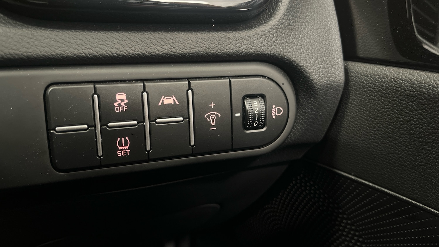 Used Kia XCeed 2024 for sale - 76932116: Photo 25