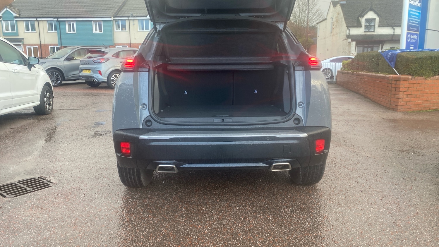 Used Peugeot 2008 2023 for sale - 77578102: Photo 4