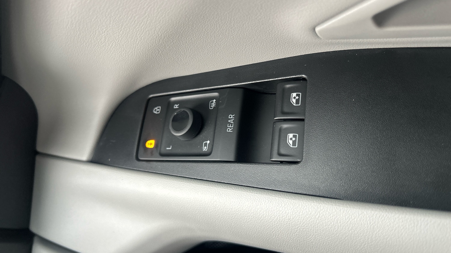 Used Ford Explorer 2025 for sale - 76352948: Photo 29