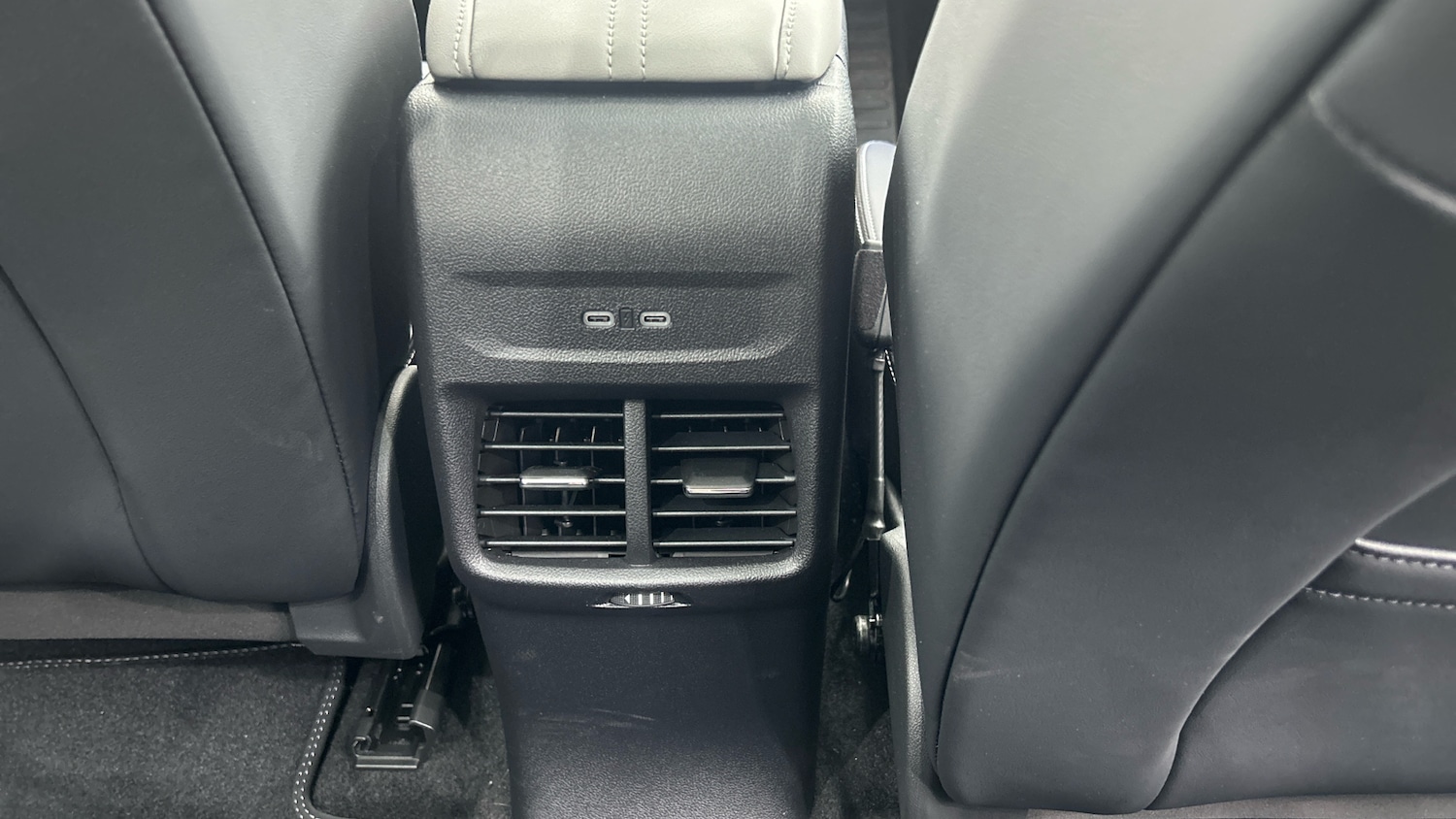 Used Ford Explorer 2025 for sale - 76352948: Photo 31