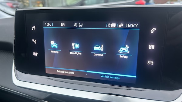 Used Peugeot 208 2023 for sale - 76299732: Photo 42