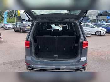 Used Volkswagen Touran 2021 for sale - 78800672: Photo