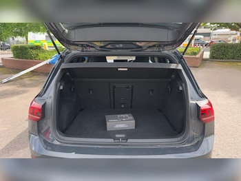 Used Volkswagen Golf 2024 for sale - 78630508: Photo