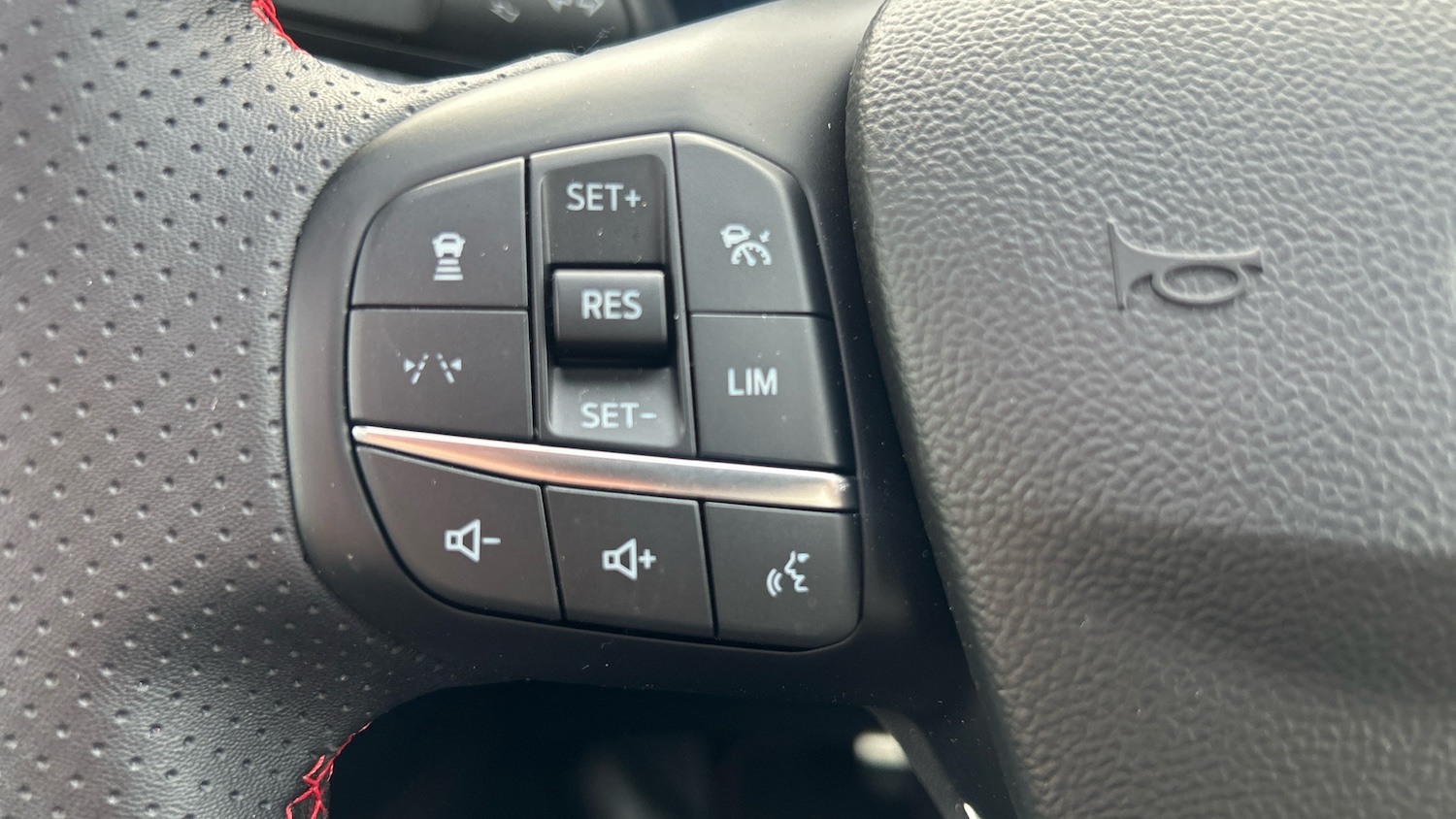 Used Ford Kuga 2025 for sale - 76384195: Photo 35