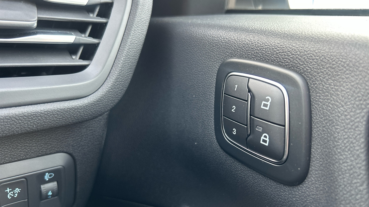 Used Ford Kuga 2025 for sale - 76384195: Photo 38