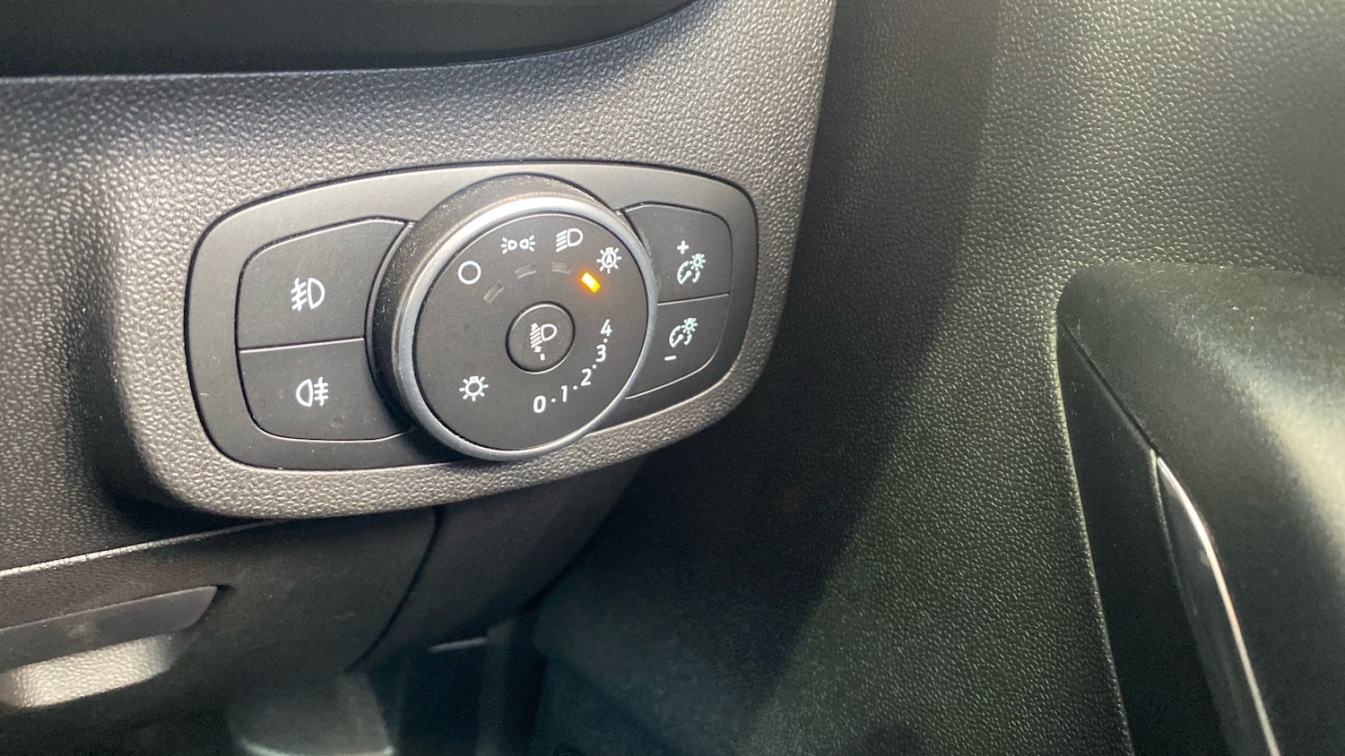 Used Ford Fiesta 2018 for sale - 78213451: Photo 31